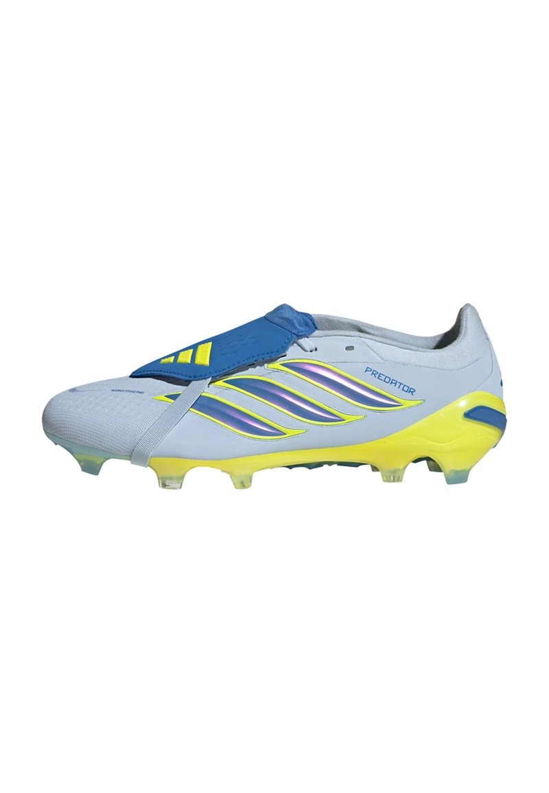 Weißer und gelber Fußballschuh mit blauen Akzenten, seitlichen Streifen, einer gefalteten blauen Schnürsenkelabdeckung und der Aufschrift "Predator" an der Seite.