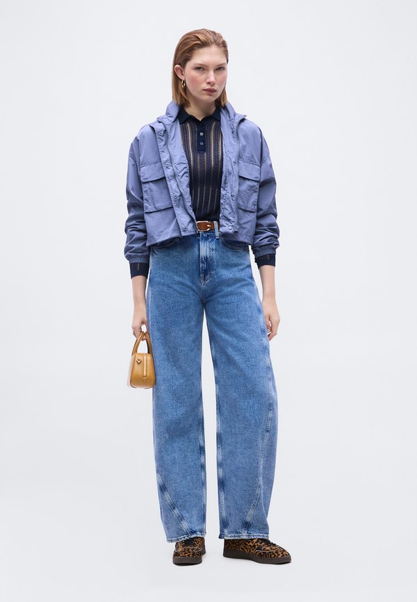 Tommy Jeans MID RISE TWIST SEAM BARREL LEG JEANS