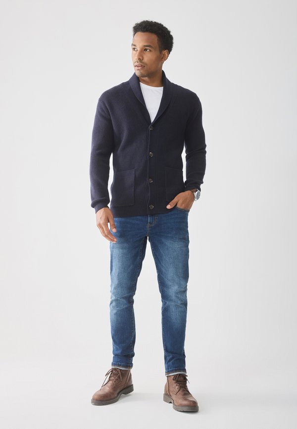 Pier One by Zalando