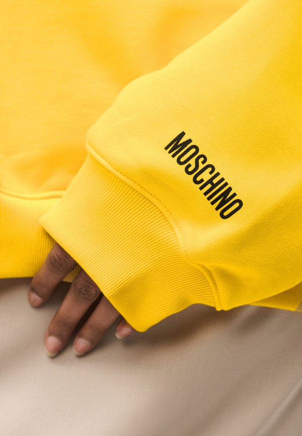 MOSCHINO