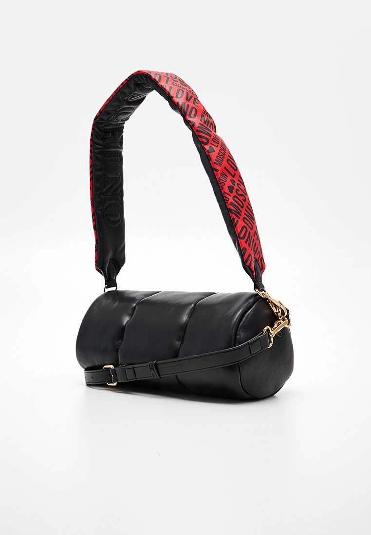 Love Moschino