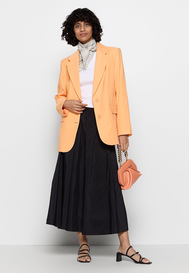 DKNY