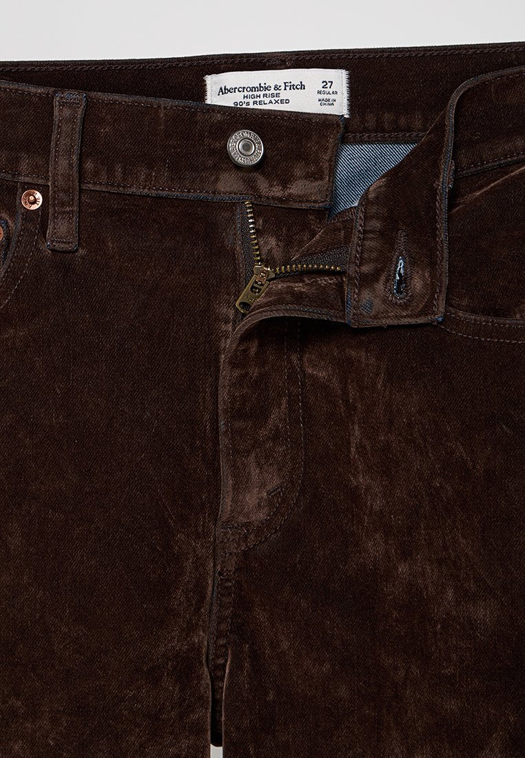 Abercrombie & Fitch RELAXED FIT