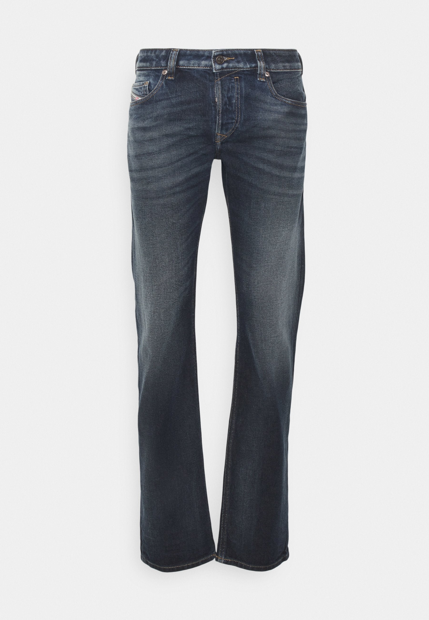Dunkelblaue Denim-Jeans mit geradem Schnitt. Verfügt über fünf Taschen, einen Reißverschluss und kontrastierende Nähte. Geschmeidige Textur mit leichter Verwaschung.