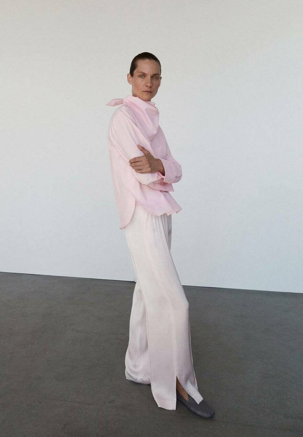 Mango Z ROZCIĘCIAMI PO BOKACH - Trousers - light pink