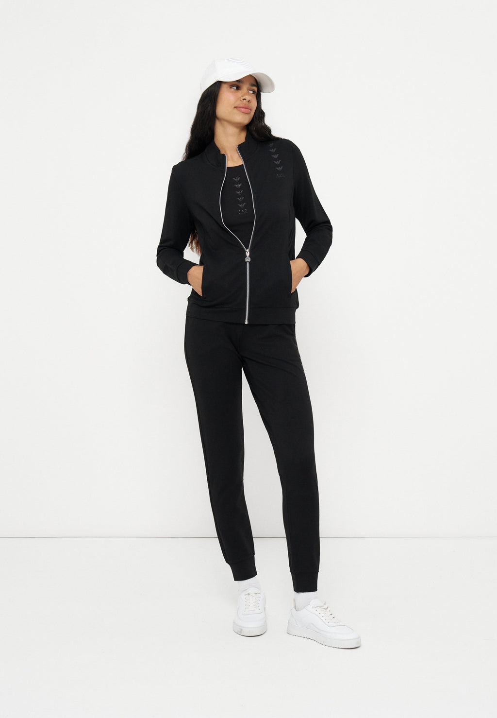 EA7 Emporio Armani Trainingsanzug Media 1