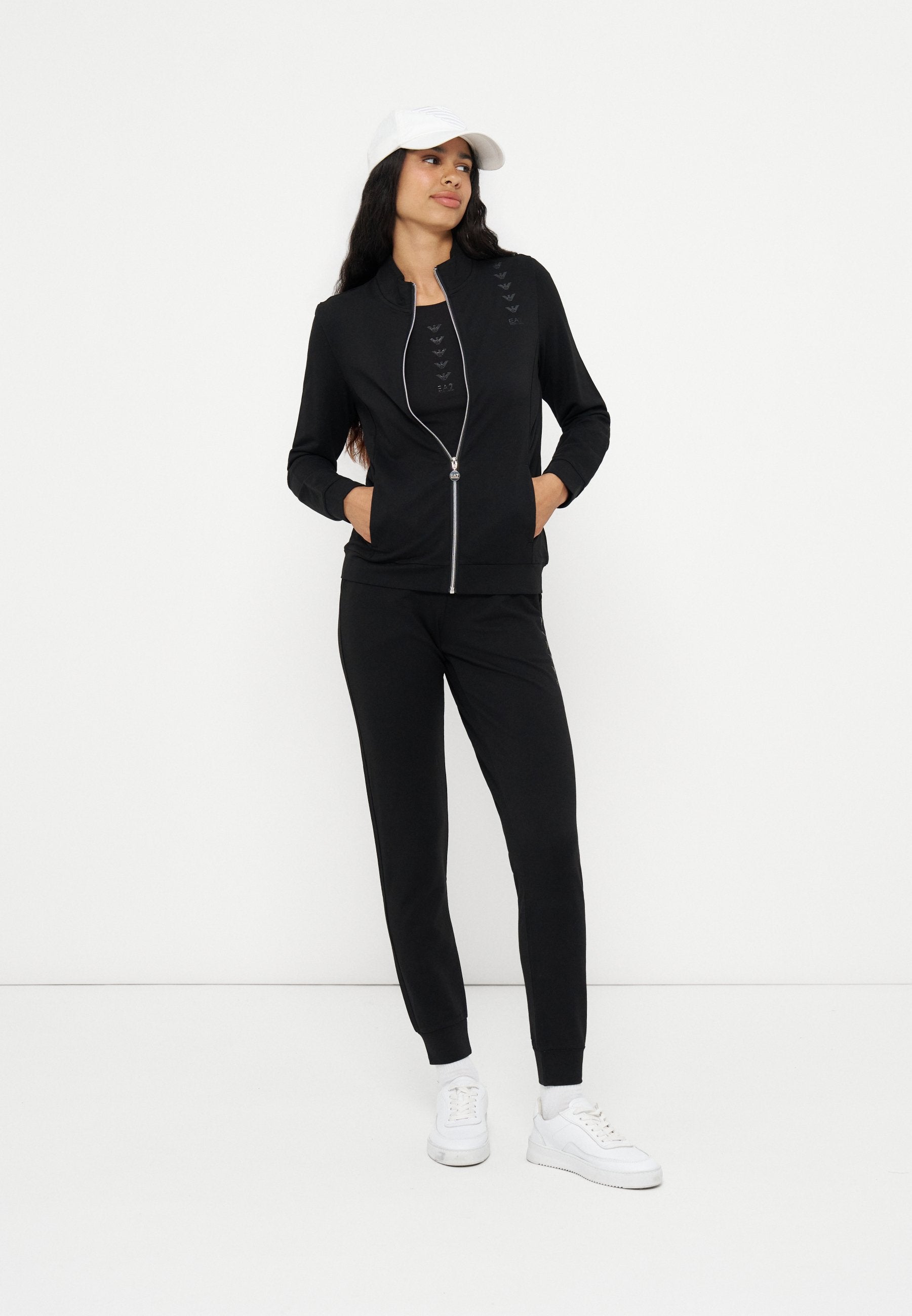 EA7 Emporio Armani Trainingsanzug Media 1