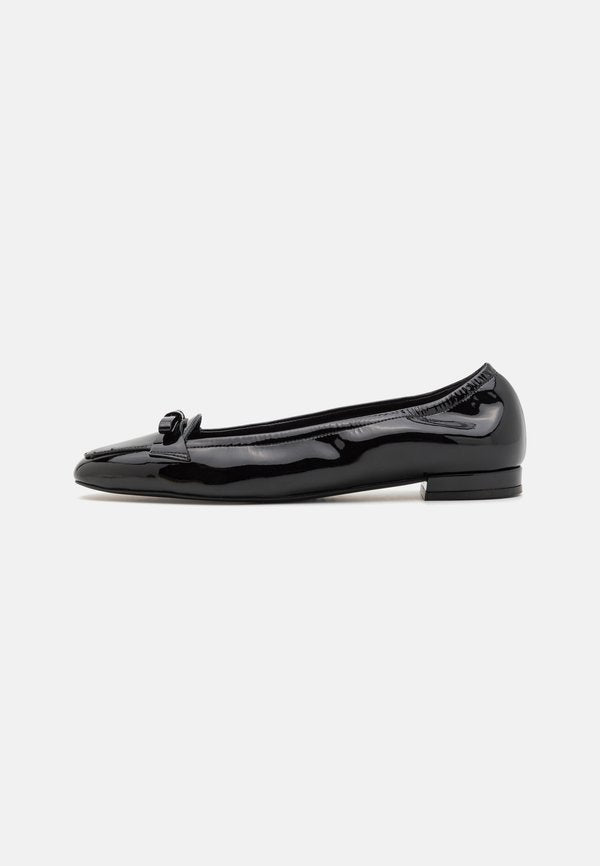 Stuart Weitzman TULLY LOAFER