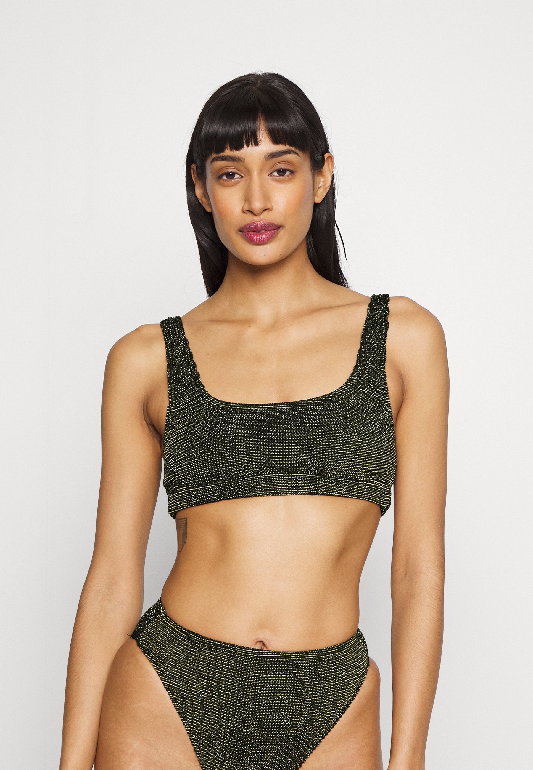 Good American ALWAYS FITS SCULPT SCOOP