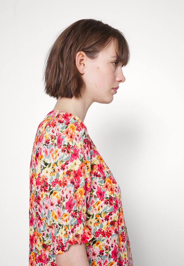 ONLY Tall ONLFREDERIKKE V NECK