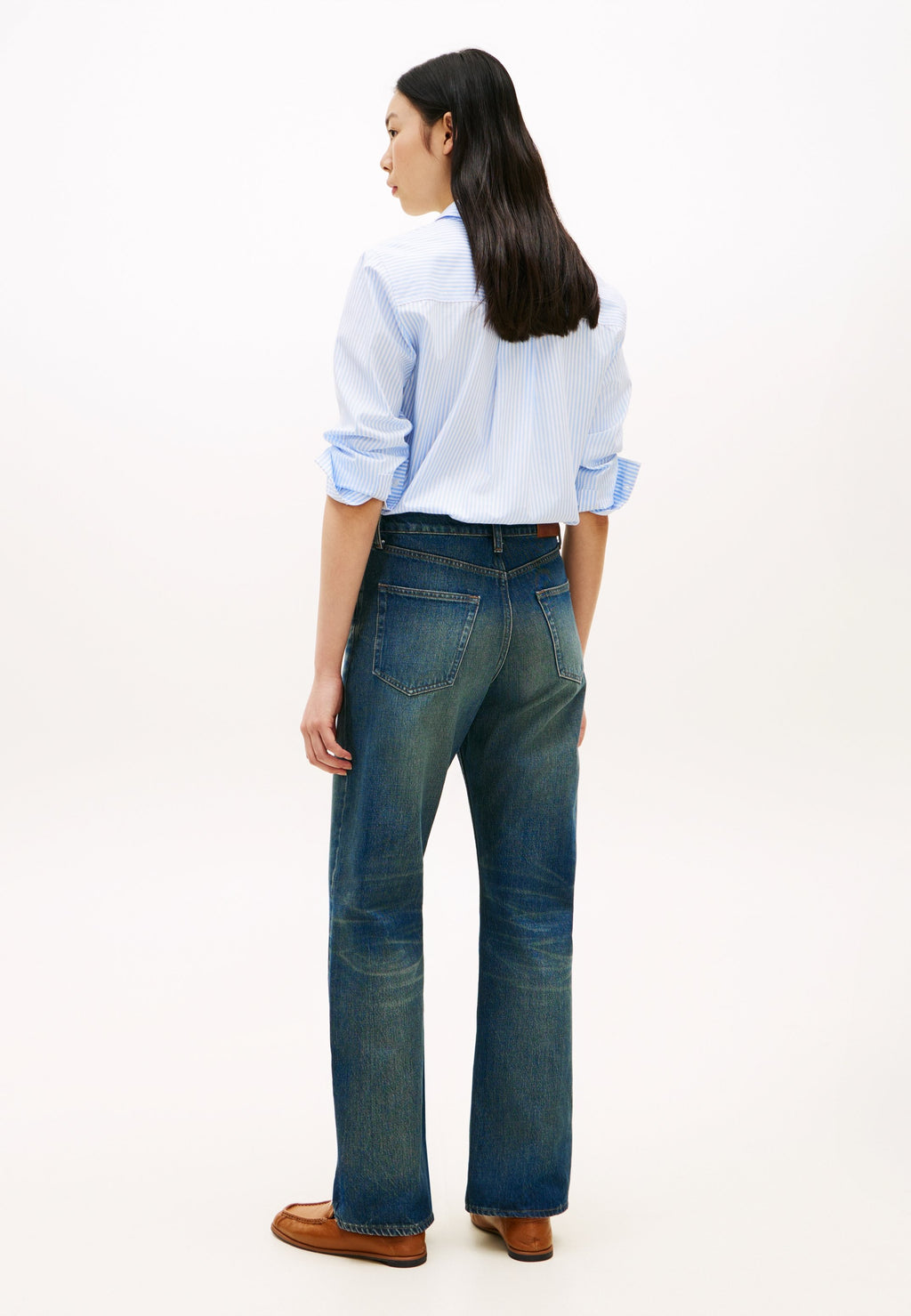 WHISKERED MID RISE LOOSE STRAIGHT LEG JEANS Media 4