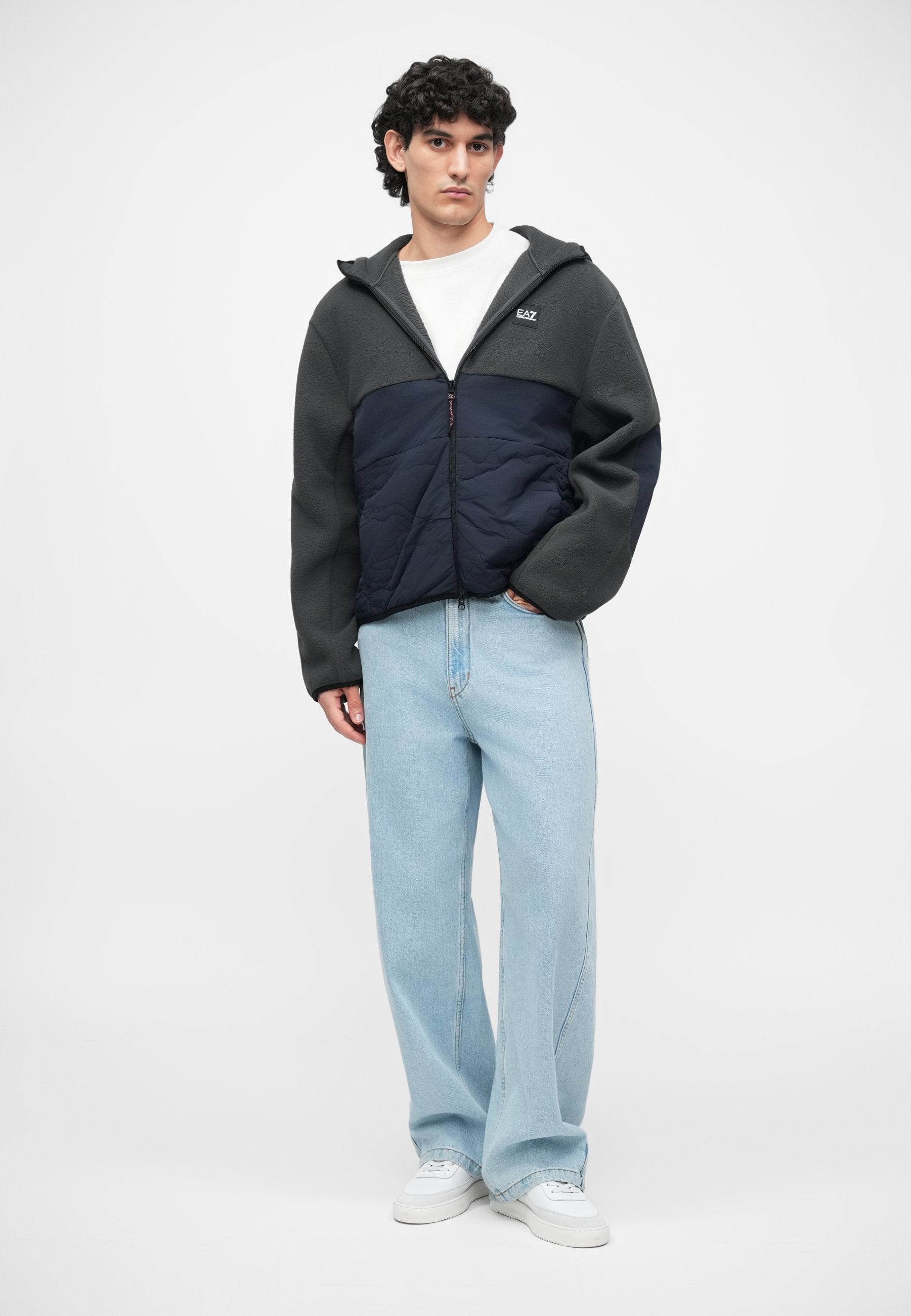 MOUNTAIN HIKING UNISEX Media 2