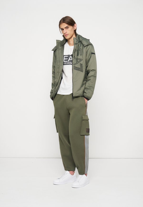 EA7 Emporio Armani