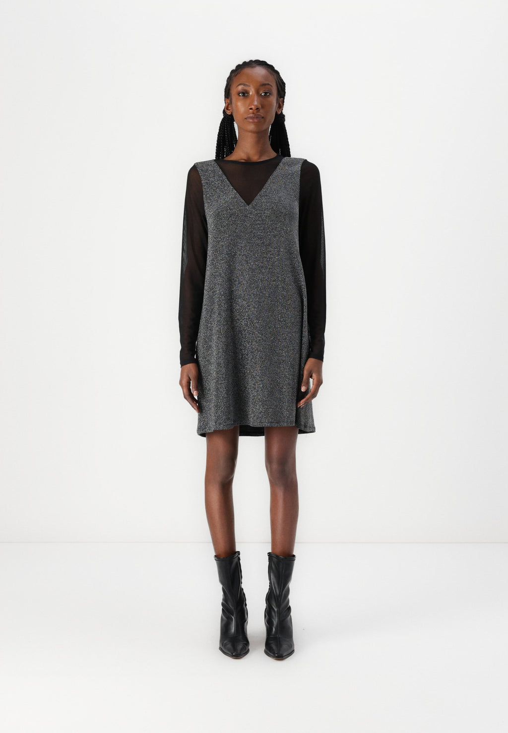 ONLQUEEN  V NECK DRESS  Media 3
