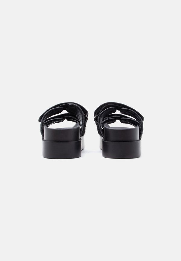 DKNY PIPER PLATFORM