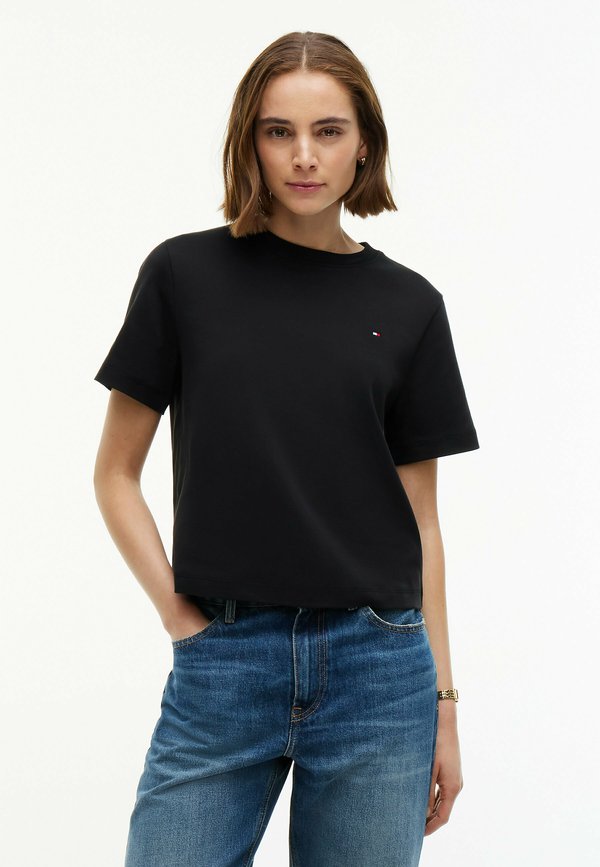 Tommy Hilfiger INTERLOCK BOXY C-NK SS TEE - INTERLOCK ESS - Basic T-shirt - black
