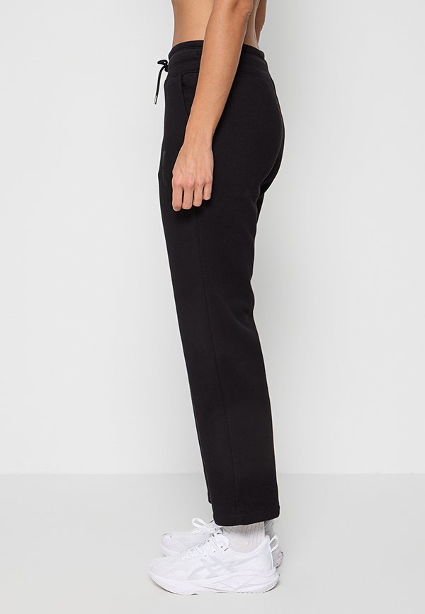 DKNY Sport