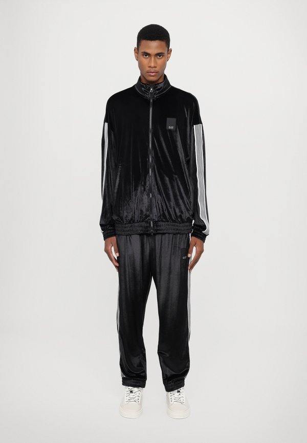 EA7 Emporio Armani TUTA SPORTIVA