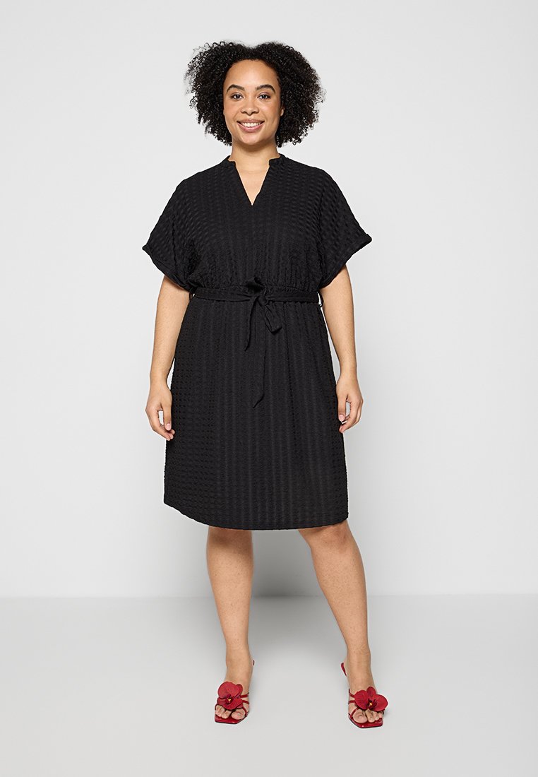 ONLY Carmakoma Freizeitkleid Media 2