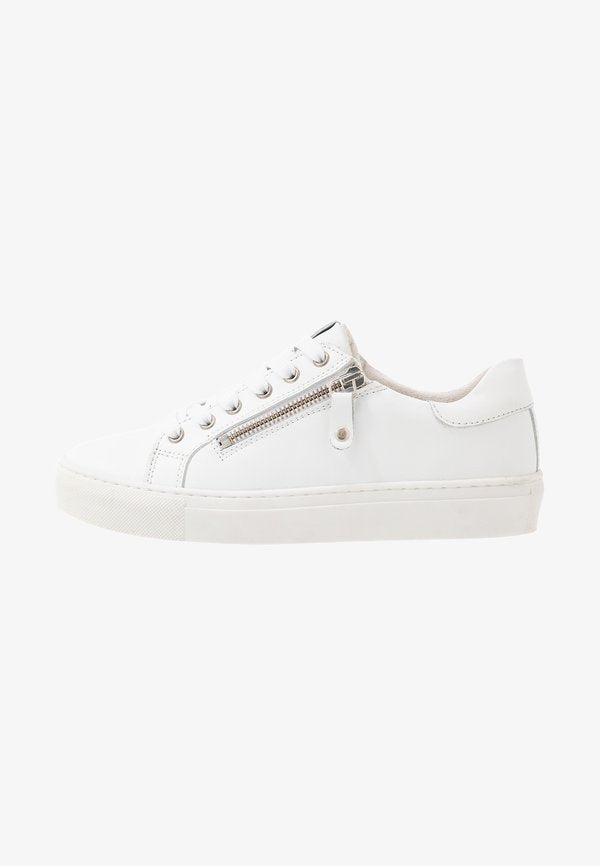 s.Oliver Trainers - white
