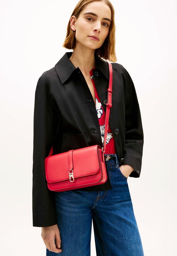 Tommy Hilfiger TH LIBRE FLAP CROSSOVER - Cross body bag - primary red