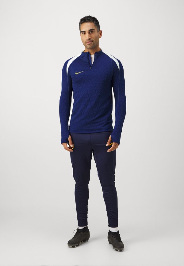 Nike Performance