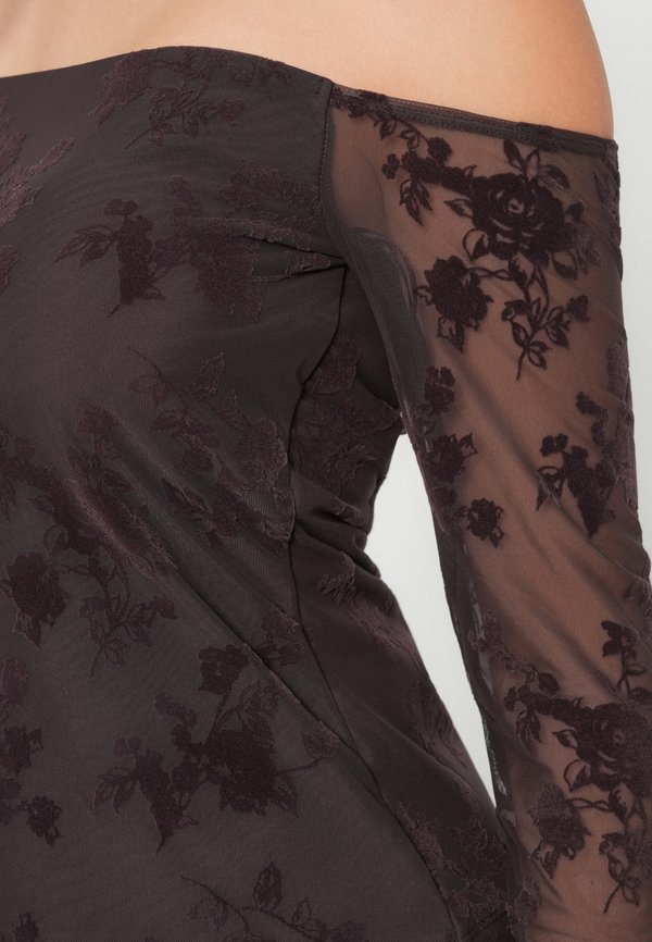 Abercrombie & Fitch FLOCKED FLORAL