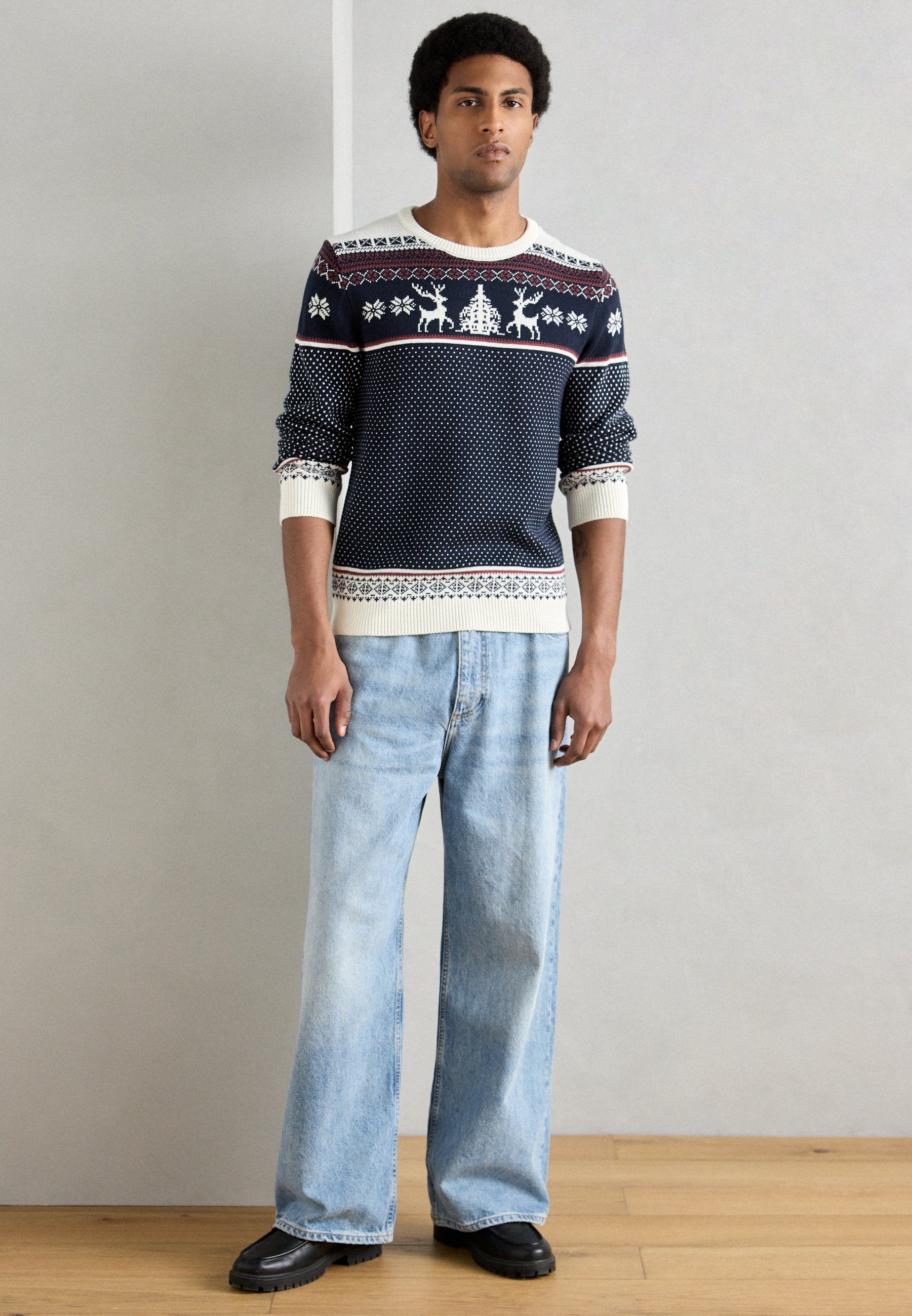 JACQUARD HOLIDAY Media 2