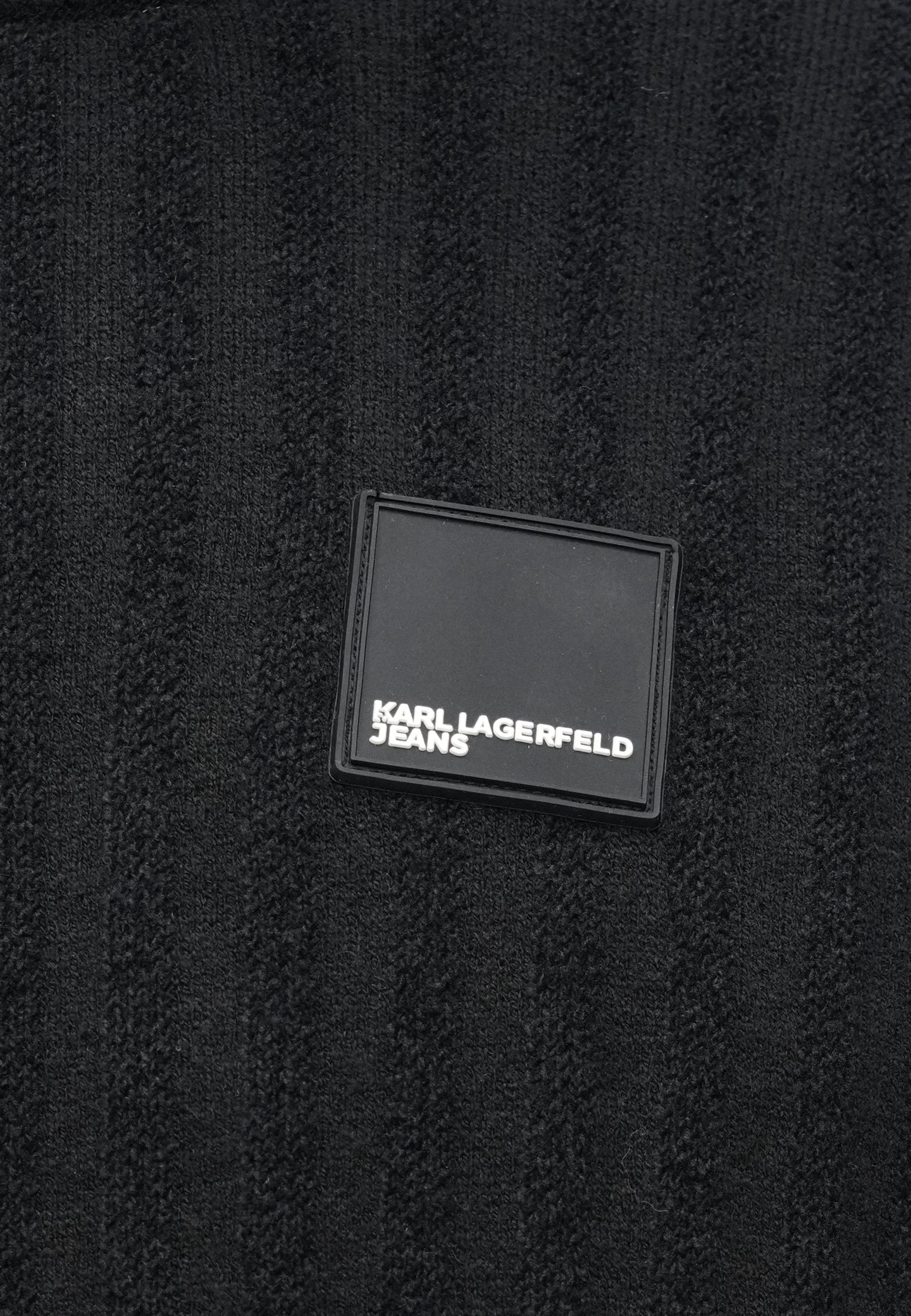 SWEATER Media 6