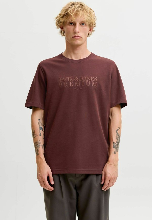 Jack & Jones JPRBLAETHAN SS BRANDING TEE - Print T-shirt - bitter chocolate