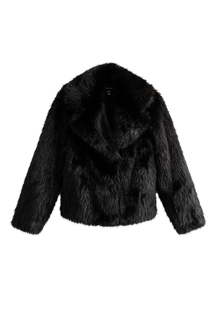 Schwarze Kunstfelljacke mit Schalkragen, langen Ärmeln und einem verkürzten Design. Hat eine weiche, plüschige Textur. Keine sichtbaren Verschlüsse.