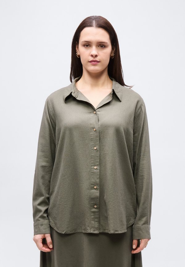 ONLY Carmakoma CARGOA STRAP SHIRT