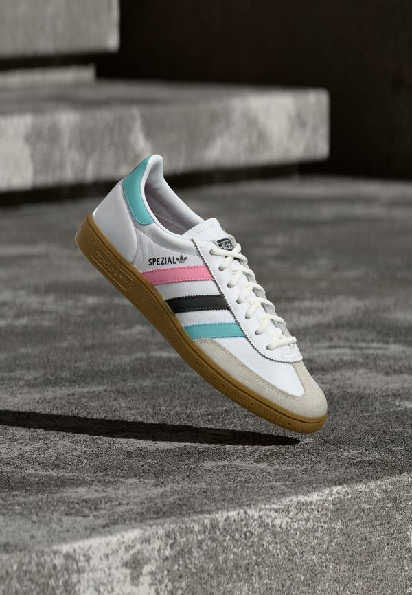 adidas Originals HANDBALL SPEZIAL INTER MIAMI SHOES - Indoor football boots - white/easy mint/core black