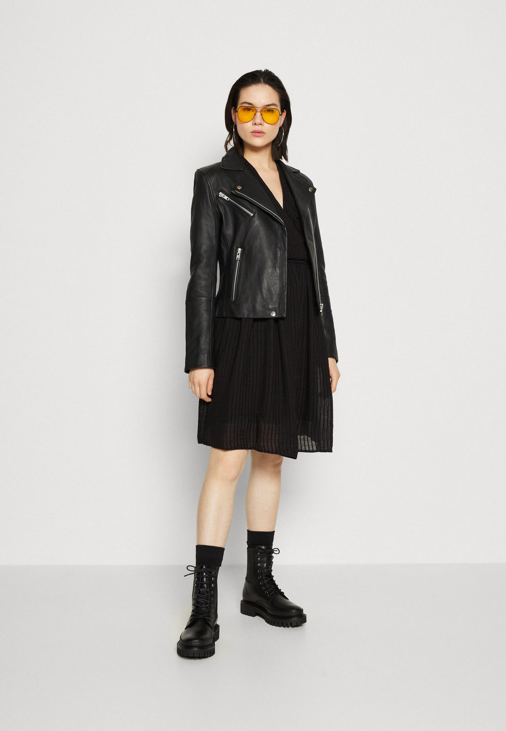 ONLLONDON DRESS Media 2
