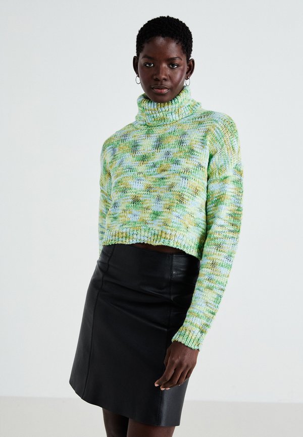 ONLY ONLELOISE CROP ROLLNECK