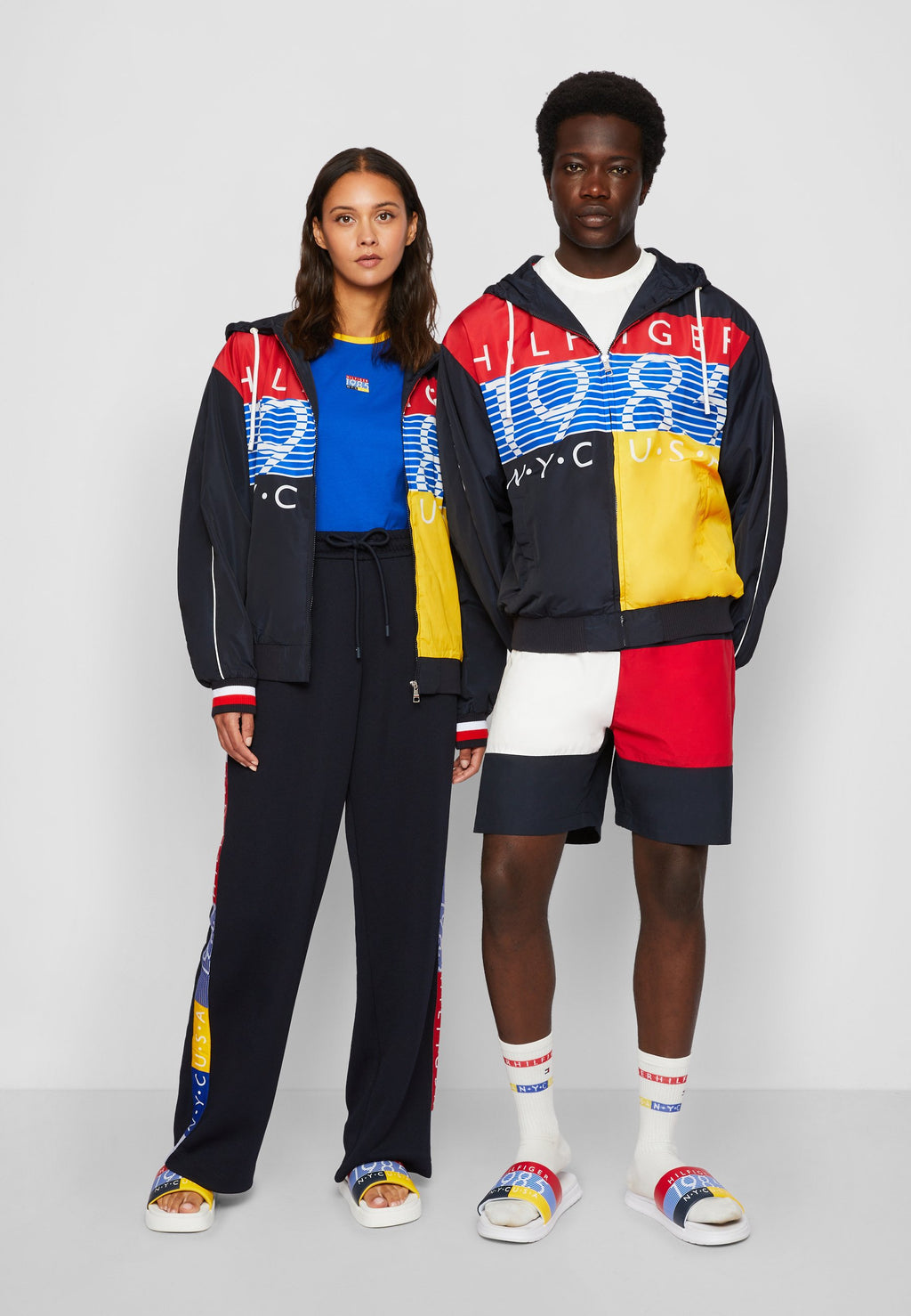 EXCLUSIVE UNISEX HILFIGER TEAM COACH Media 2