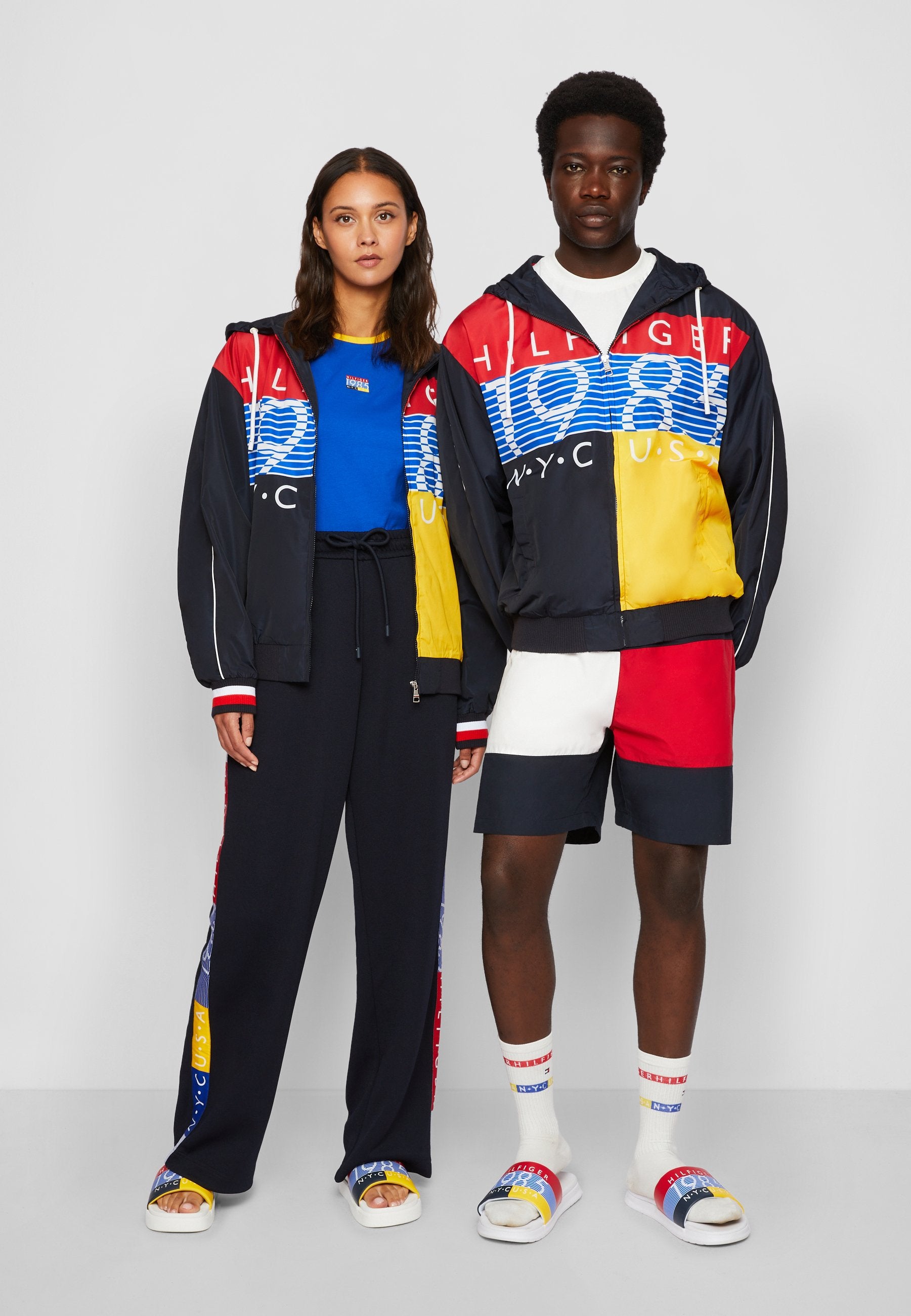 EXCLUSIVE UNISEX HILFIGER TEAM COACH Media 2