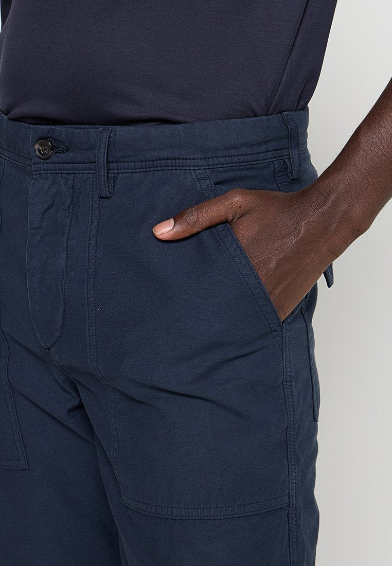 REGULAR FIT Media 4