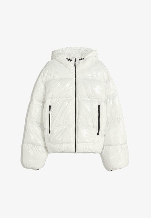 Bershka SHINY PUFFER WITH HOOD - Winter jacket - white