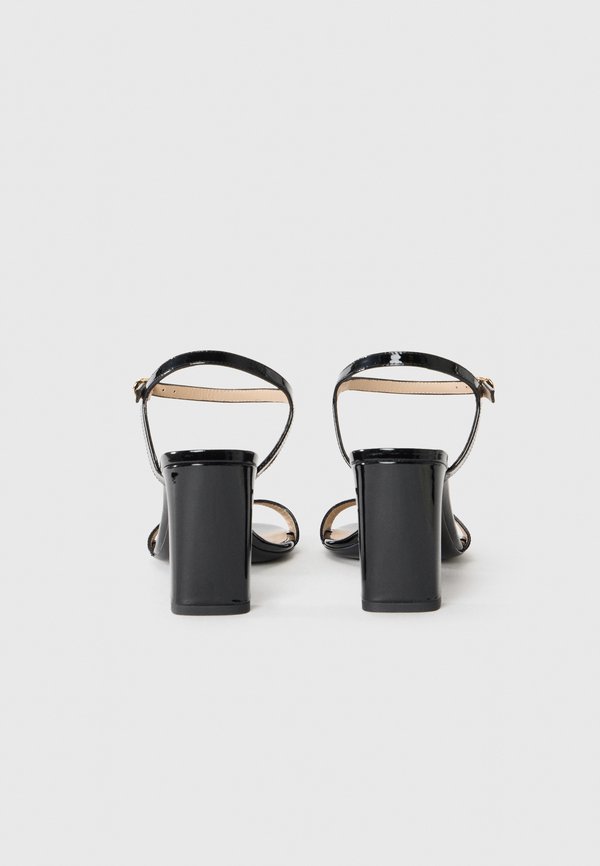 Stuart Weitzman BABETTE 85