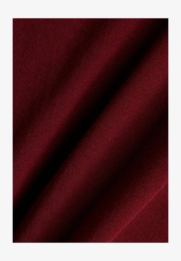 New Balance ATHLETICS PREMIUM LOGO T-SHIRT - Print T-shirt - monarch burgundy
