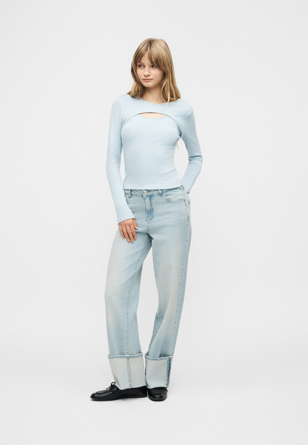 GAP LOGO CUT OUT TEE