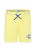 Gelbe Schwimmshorts mit blauer Kordel, versehen mit einem blauen Timberland-Logo auf der unteren rechten Seite. Glattes Material und kurze Länge.