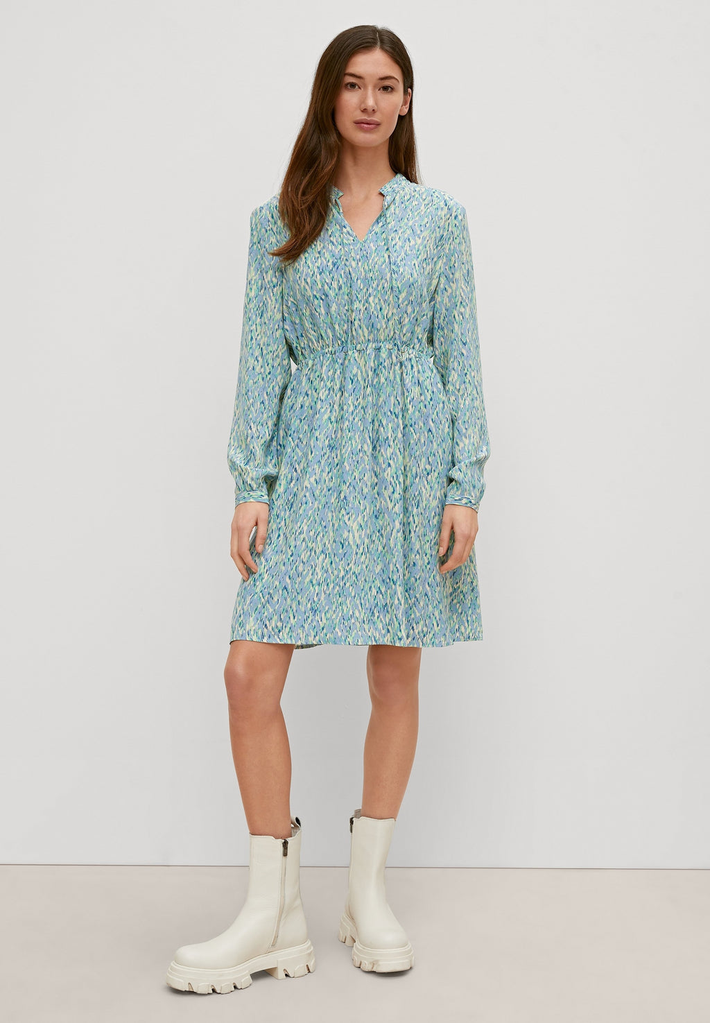 comma casual identity
