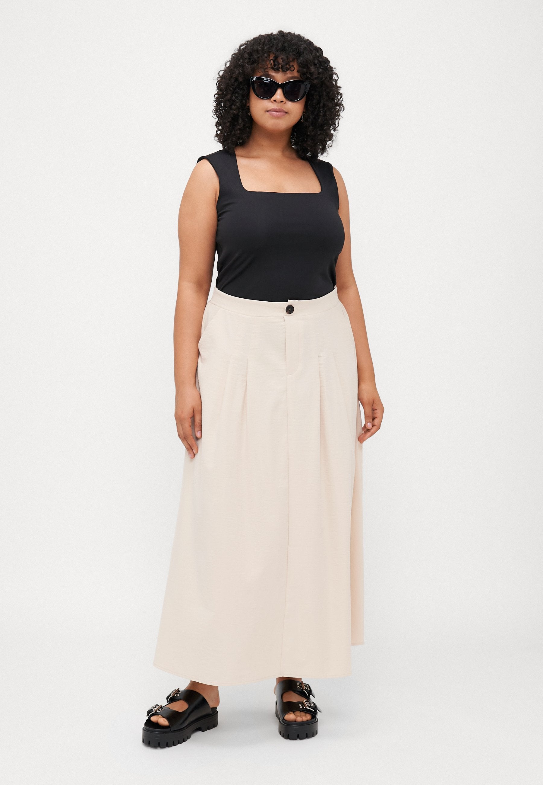 CARCALAZA LONG PLEAT SKIRT Media 2