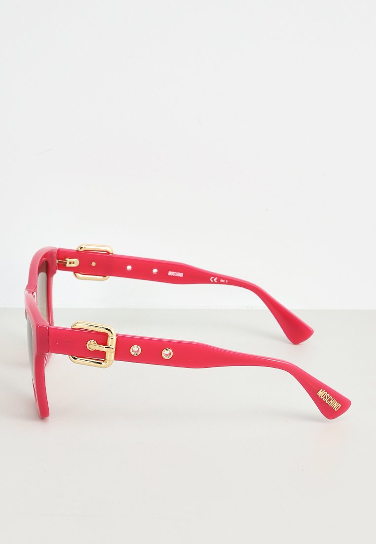 MOSCHINO