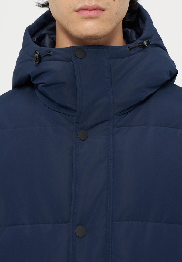 EA7 Emporio Armani