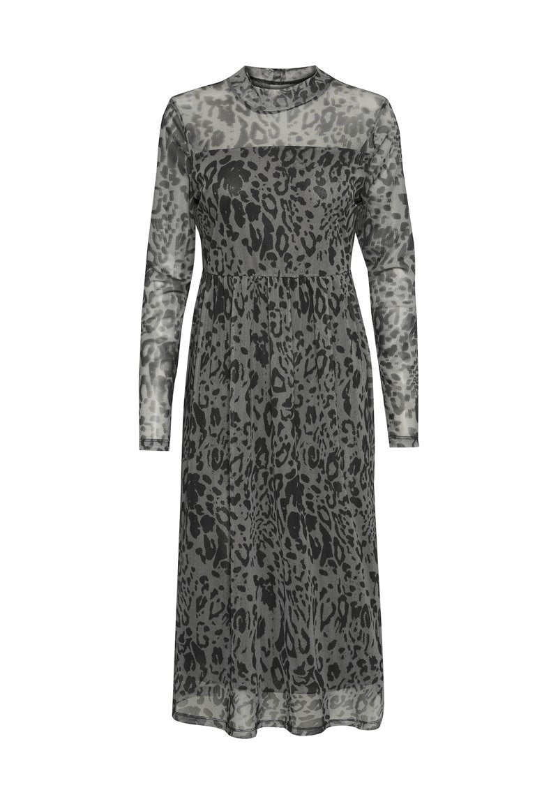 Langärmliges Kleid aus transparentem grauen Stoff mit schwarzem Leopardenmuster. Enganliegendes Oberteil, fließender Rock und hoher Halsauschnitt. Elegantes und strukturiertes Design.