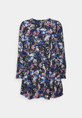 Floral Kleid mit schwarzem Grund und Druck in Blau, Rosa und Weiß. Lange Ärmel mit lockerer Passform und runder Ausschnitt. Weicher Stoff.