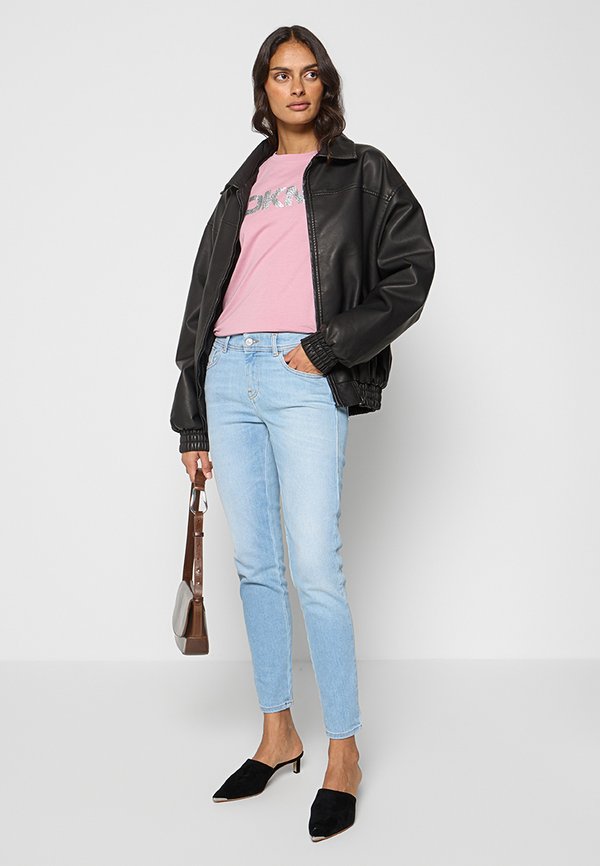 DKNY